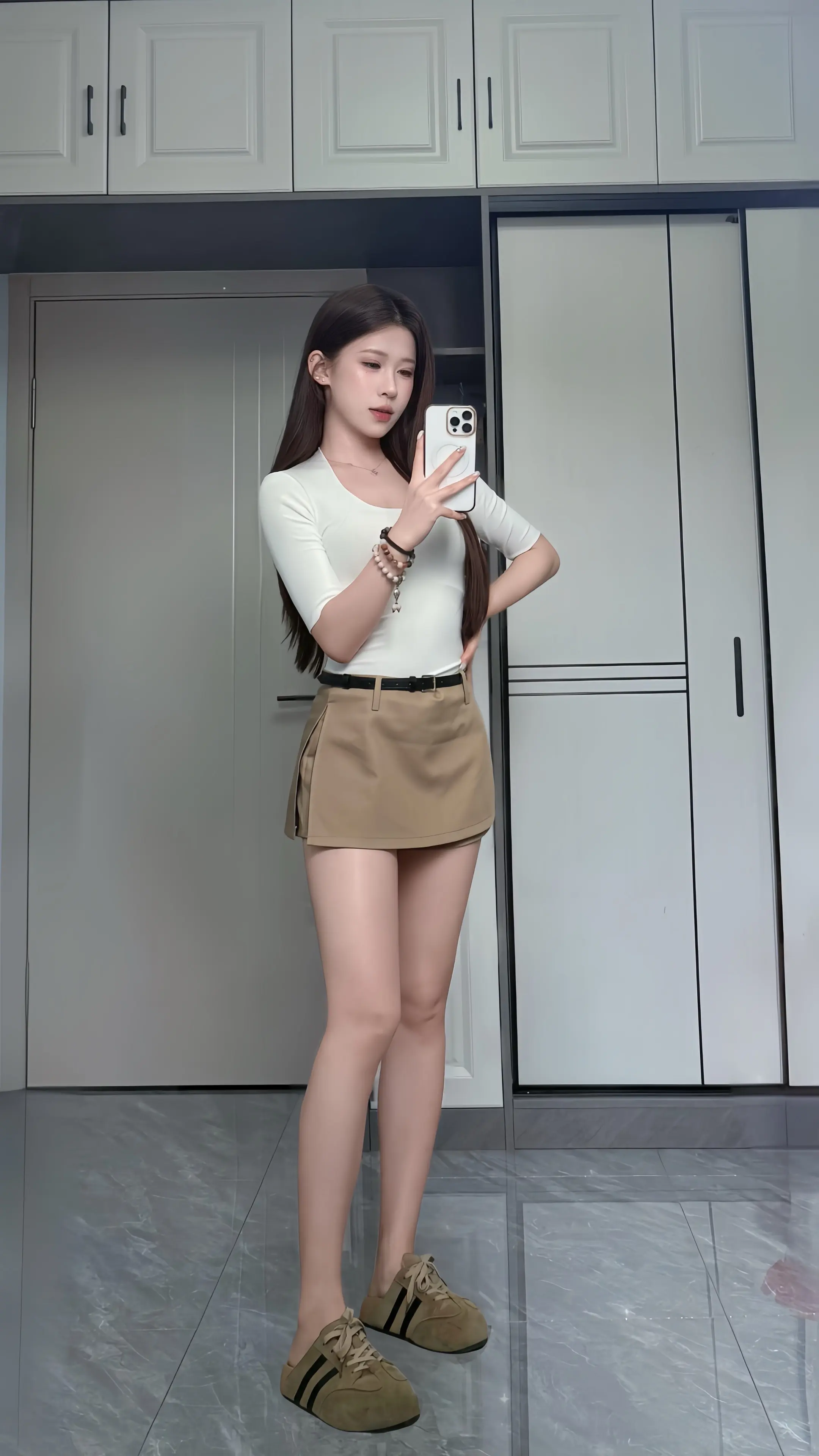 分享今天的短裙穿搭 日常女生穿搭