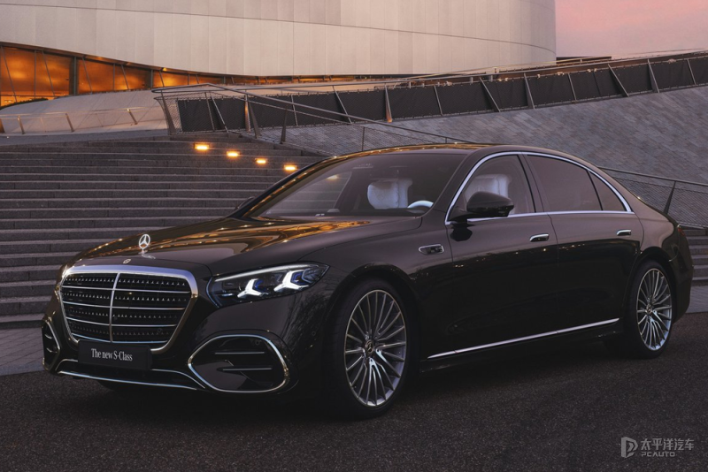 全新奔驰S级：豪华与科技的巅峰之作