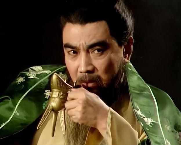 在《三国演义》中，评价谁最成功，可以从不同角度来看。一般来说，曹操被认为是最具成