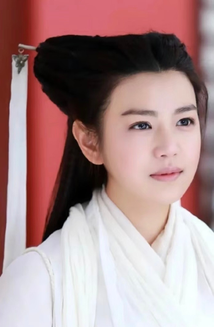 两代人的的鸡腿发型，一代比一代惊艳。