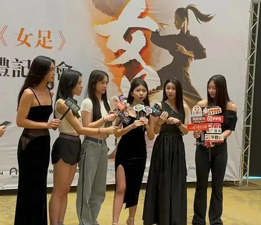 周星驰有先见之明，早早的把《少林女足》改成了《女足》，不然因为少林寺方丈的事，估