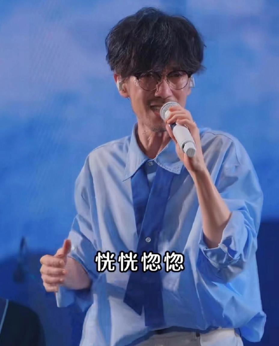 天呐，周传雄咋瘦成这样了？