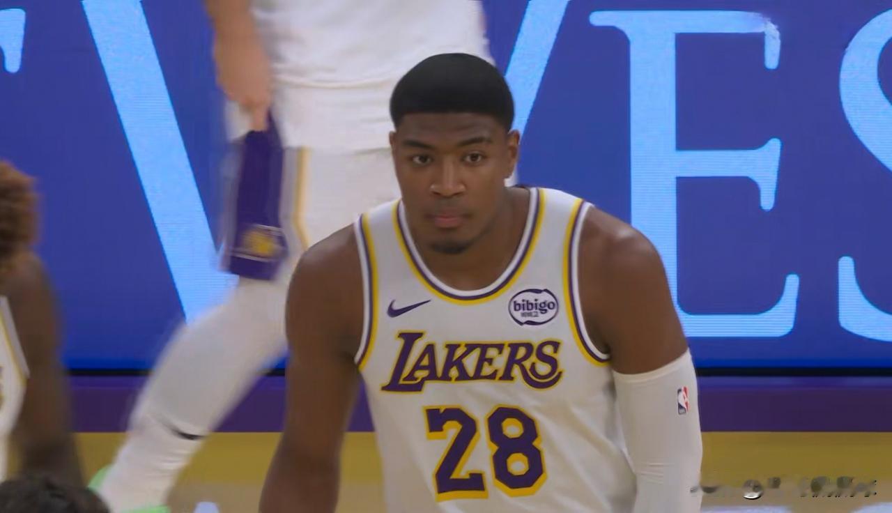 谁能拯救一下湖人球星八村垒的投篮？在今天湖人主场迎战国王的上半场比赛中，手感冰凉