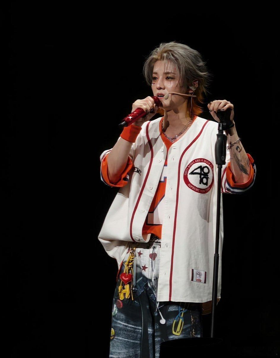 鹿晗的松弛感，不愧给他按了个“京圈佛子”的称号啊，这谁不入红尘