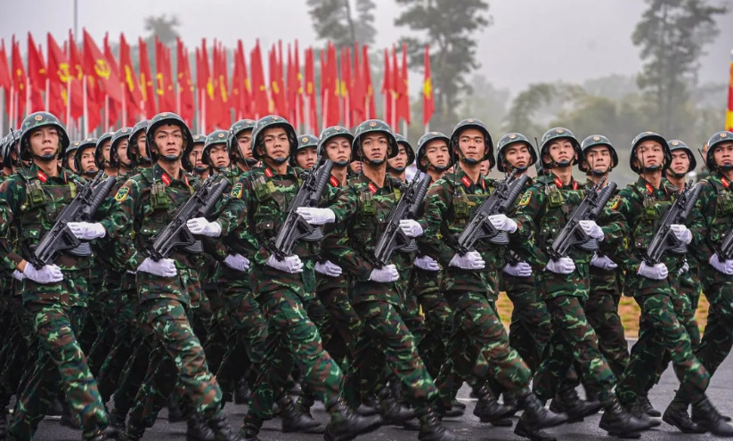 越南军队现在开始大规模换装新一代制式步枪，主要就是stv380stv215，