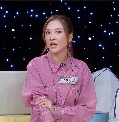 应采儿给Jasper定了很多家规很多家长都做不到有一次，应采儿回娘家吃饭，外公问