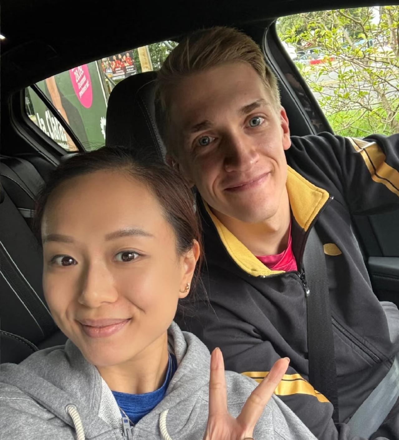 这也太幸福了吧！原来让人没想到的是，虽然wtt中国大满贯，安东卡尔伯格和女友万