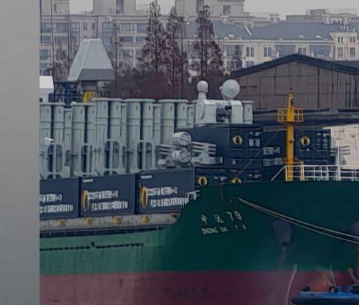 集装箱货轮武库舰啊！这玩意用现有货轮改就行了，全部都外挂，成本极低！最关键的