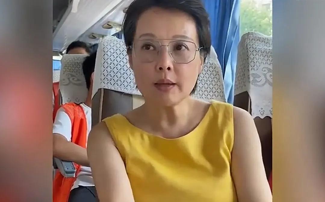 袁立的自媒体账号被封？这两天看到演员袁立的朋友圈截图，她在朋友圈发文称自己多个