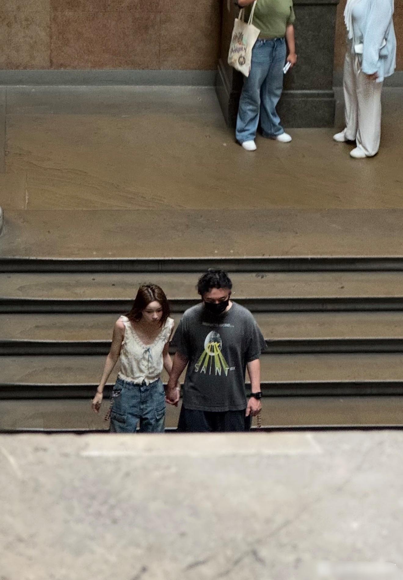 王校长居然这么久没换女朋友，这是遇到真爱了​​​