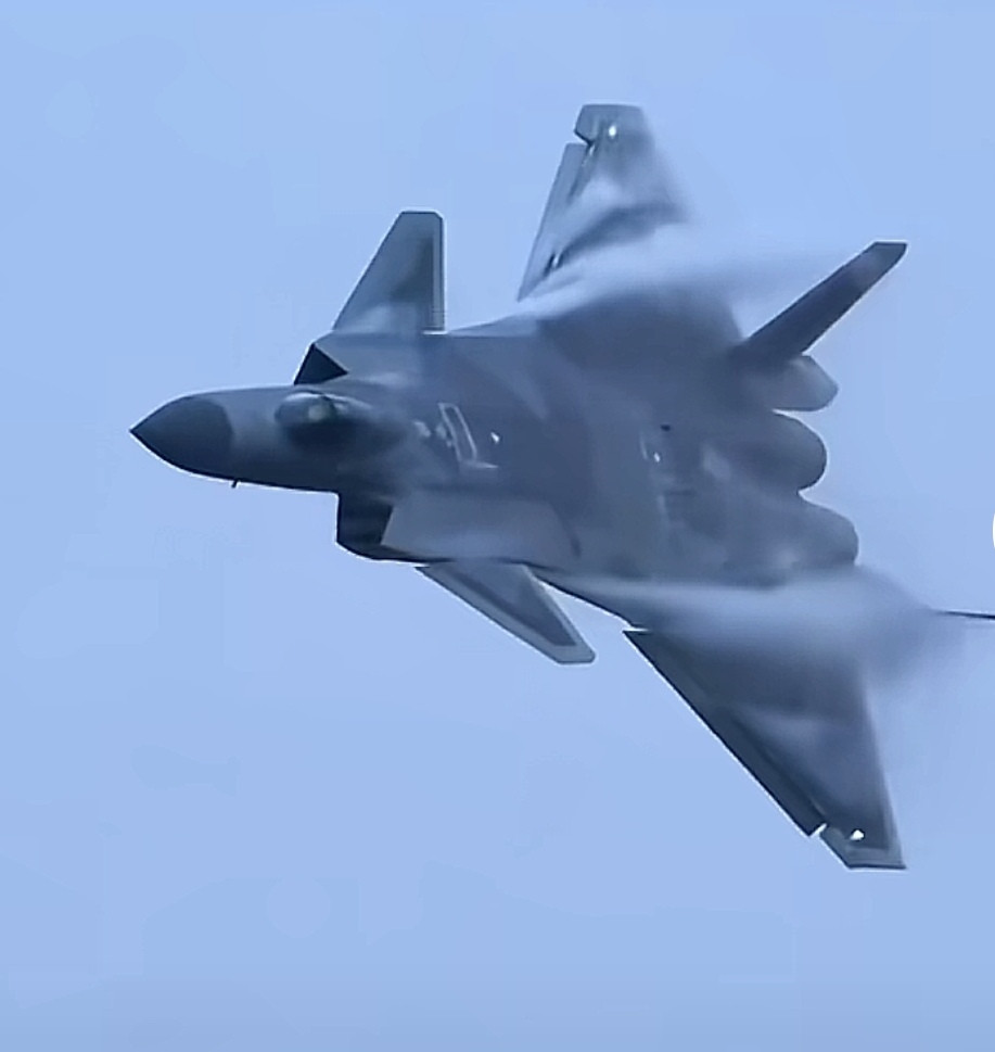 2011年当歼20试飞时，台岛的伪参谋总长沈一鸣当时言之凿凿地说，大陆不可能有歼