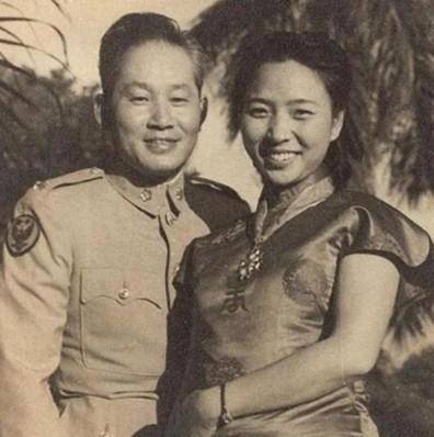 1951年，孙立人脱了衣服上床睡觉，习惯性地搂住老婆，却发现手感不对劲，他一怔，