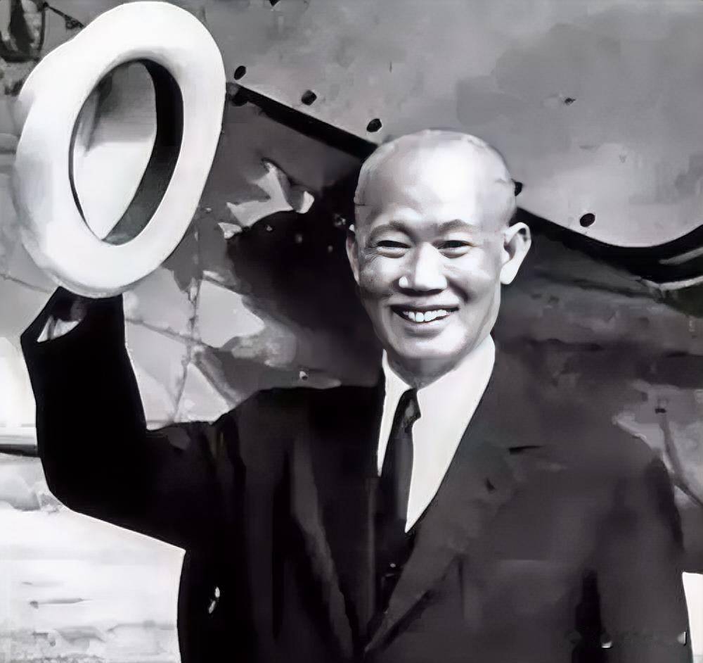 1950年3月1日，台北天色未亮，保密局特务谷正文带人敲开了吴石家的门。时任国民