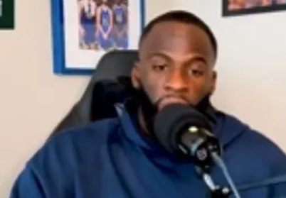 勇士格林在播客节目上谈到了NBA可能扩军的话题。格林表示：“联盟里有三分之一的