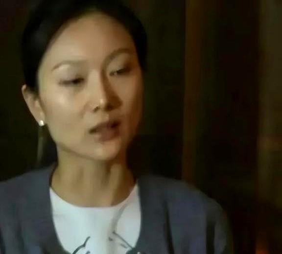 1999年，18岁的陈婷发现自己有了49岁张艺谋的孩子。那会儿她刚上大学，仰望