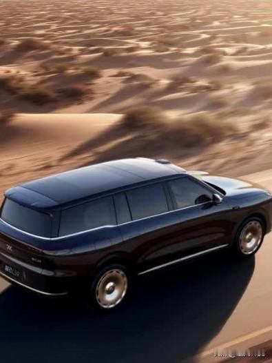 一：上汽集团占股54%二：张江高科占股18%三：阿里巴巴集团占股18%有三家