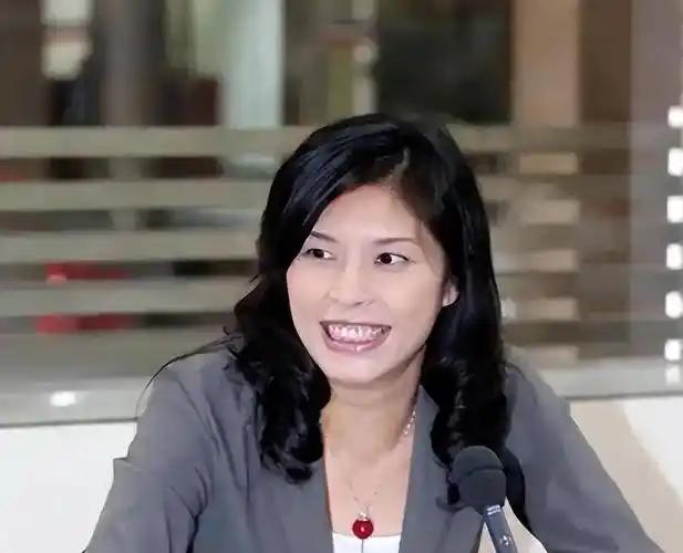 国民党突然来了个惊天大反转！很多人都以为罗智强是马英九派出来狙击郑丽文的“杀手”