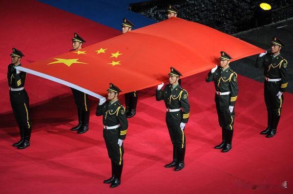 1951年，他被押上刑场。子弹上膛瞬间他突然大喊：“我给八路军送过十二车军火！我
