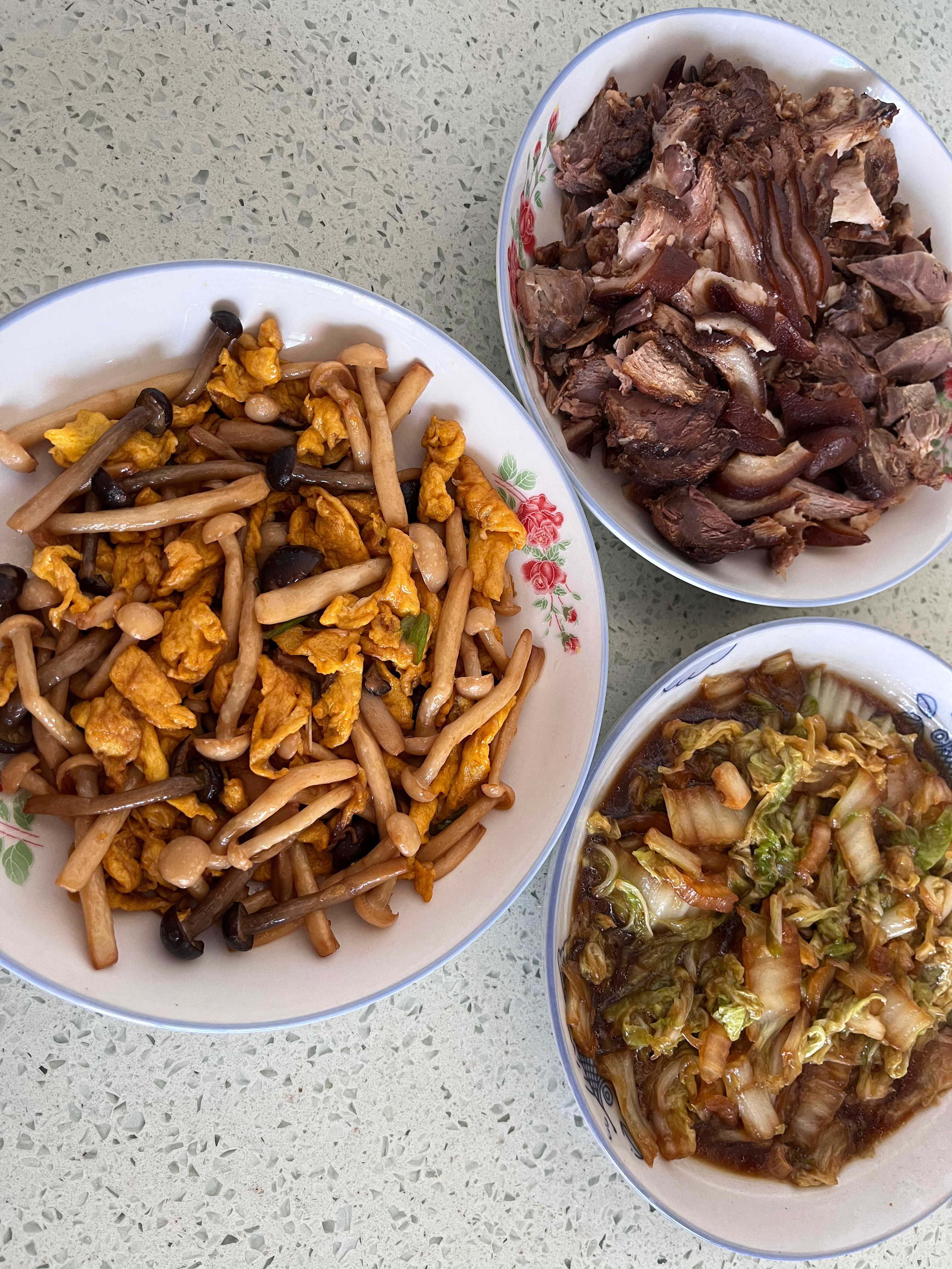 室友休息两个人的午餐就是如此简单，一天三顿感觉每天住在厨房了🤣