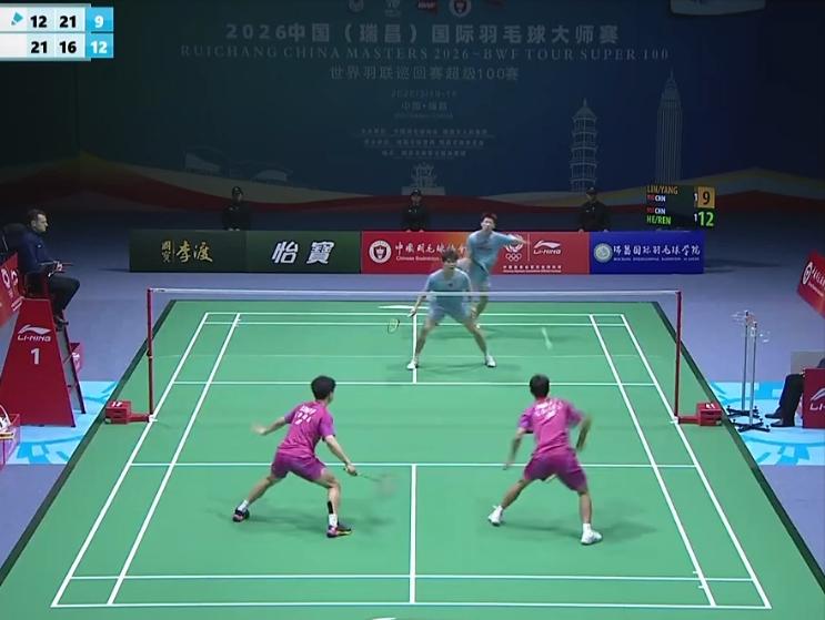 刚刚结束的瑞昌羽毛球公开赛男双决赛中，中国选手何济霆/任翔宇2-1击败了另一对2