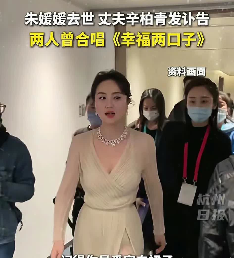 都说面相是门玄学，你看她脸盘圆圆、额头饱满，嘴角那颗痣还是传统说的