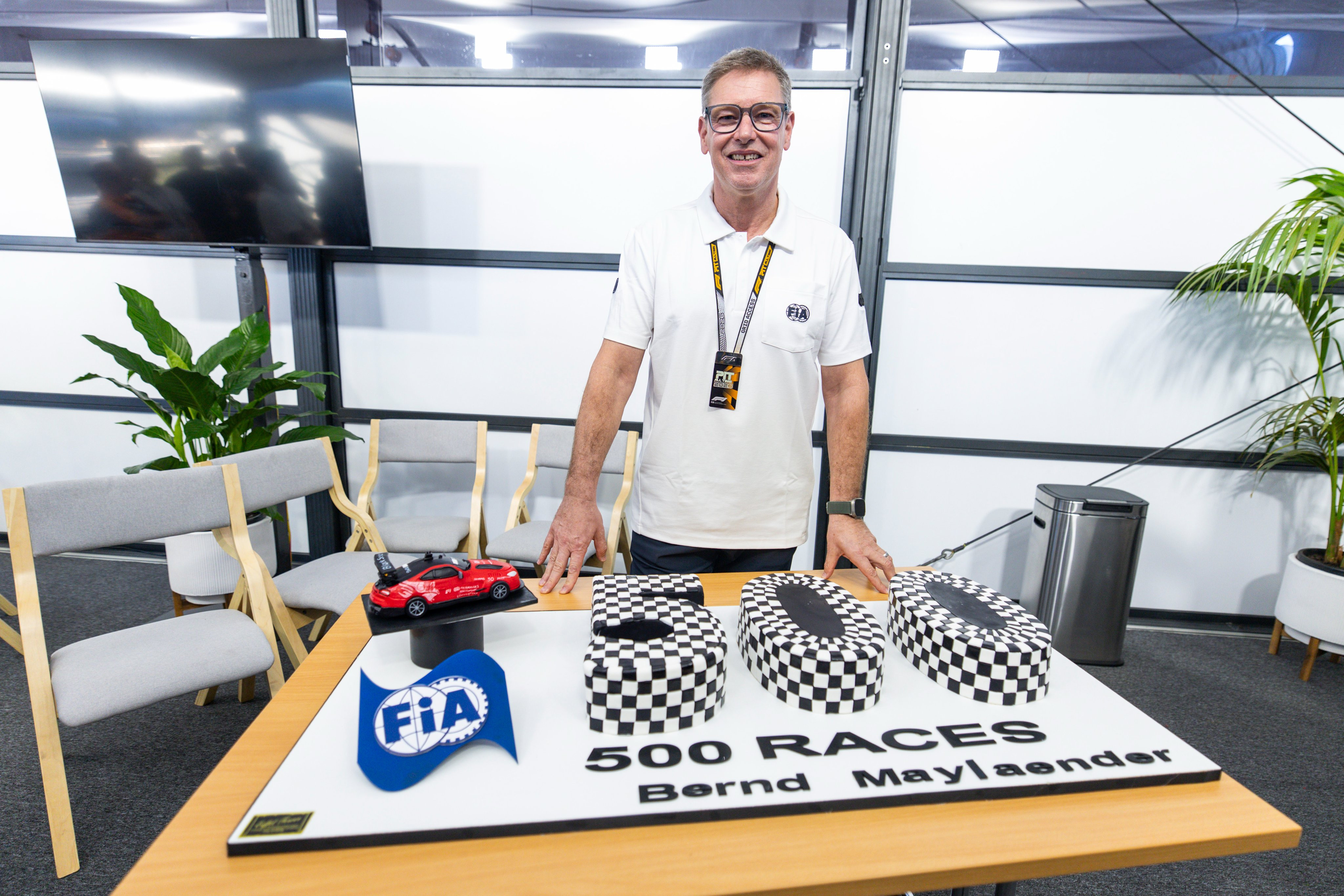 本周末将是梅兰德叔叔担任F1安全车驾驶员的第500场F1大奖赛！F12026F1