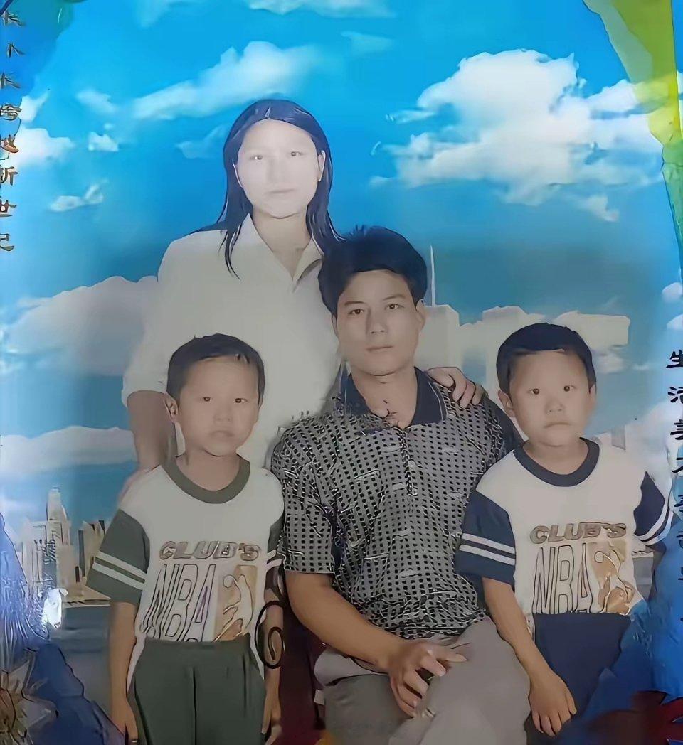 小杨哥的结局，一点不冤。从农民儿子到带货顶流，赚了起码几十亿，够三代人挥霍。可惜