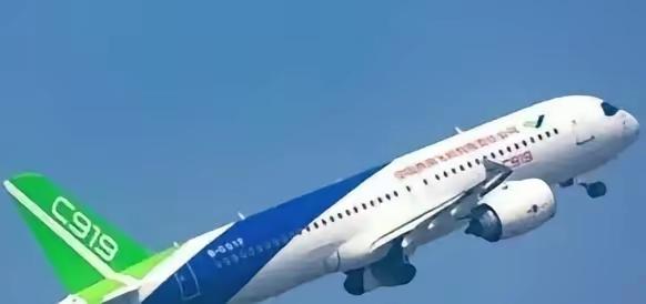 美国这一刀捅的可真够狠！一刀直插C919命脉，中国引以为傲的商飞C919客机，交