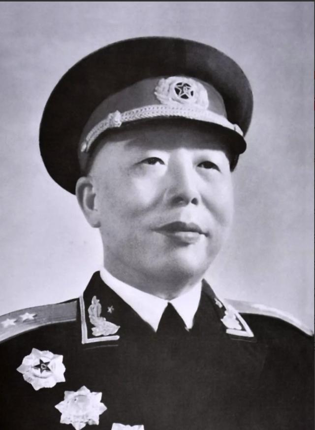 1939年，萧克召集宋时轮开会，要求他交出兵权，去延安学习。宋时轮直接反驳，萧克