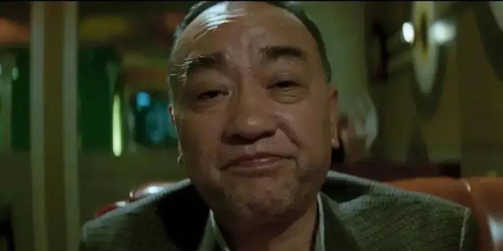 近日，83岁的TVB资深演员卢海鹏在接受采访时，透露了一则暖心秘事：多年前自己做