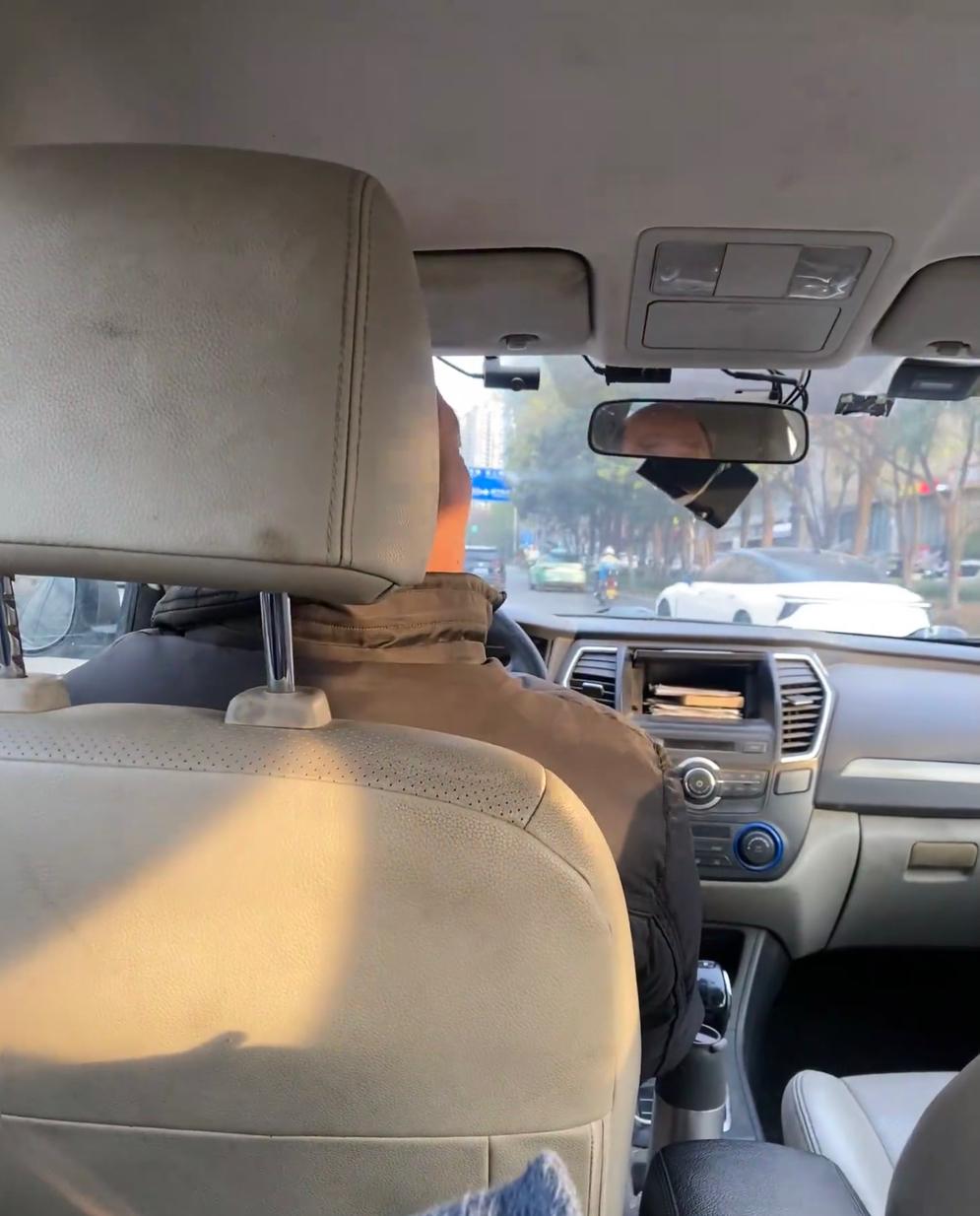 现在网约车越来越多，谁还愿意在寒风里挥半小时手拦车？手机点一点，车就到楼下等