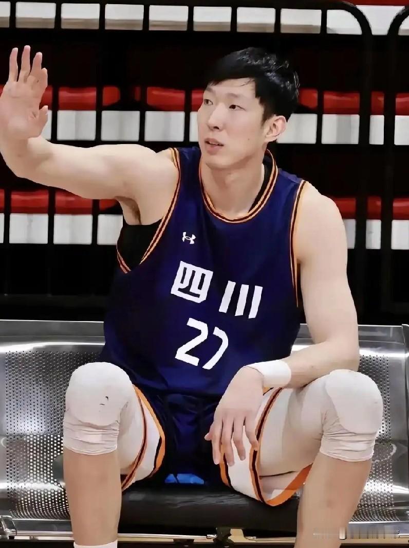 还有谁敢嘲笑周琦！场均25.7+13.3，投篮命中率超过9成还有谁敢嘲笑周琦