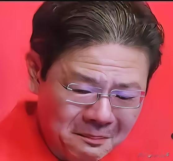 看到新加坡总理黄循财在讲台上哽咽落泪的画面，我心里五味杂陈。一个七成公民是华人的