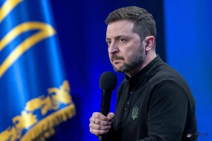 美媒披露莫斯科对20点和平计划的态度12月24日，彭博社报道，俄罗斯方面仅将