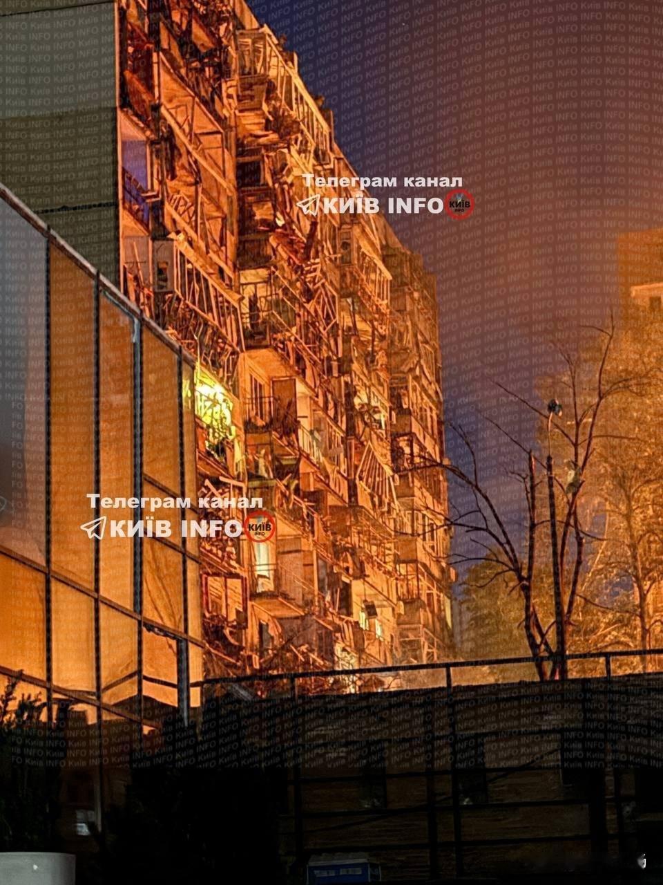 午夜时分，冲天火光遮蔽天际！俄军无警告报复来了，大批导弹疯狂覆盖轰炸基辅！基辅市