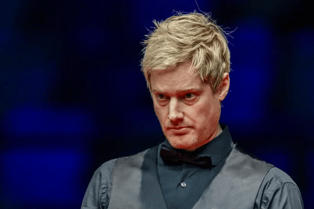 罗伯逊对国锦赛球台表达不满: 袋口太大, 打偏了都能进