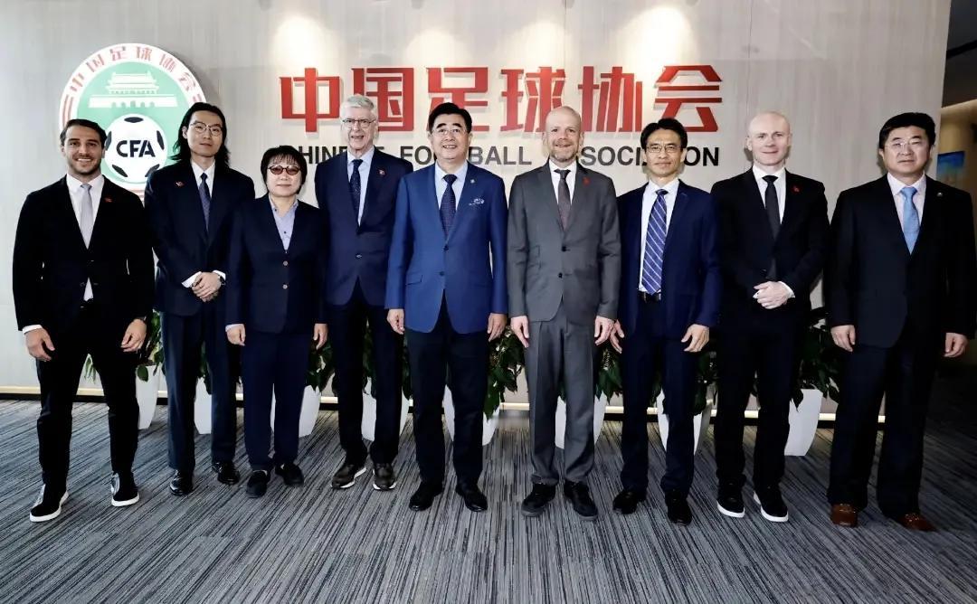 国际足联秘书长为中国站台，支持中国足球未公开回应世界杯转播费国际足联秘书长来华