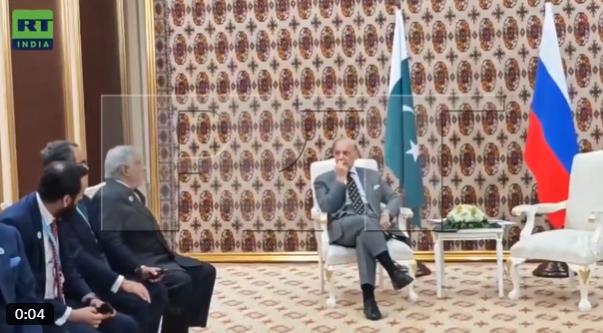 【外交博弈还是行程冲突？普京让巴基斯坦总理等待40分钟。】在土库曼斯坦举行的国际