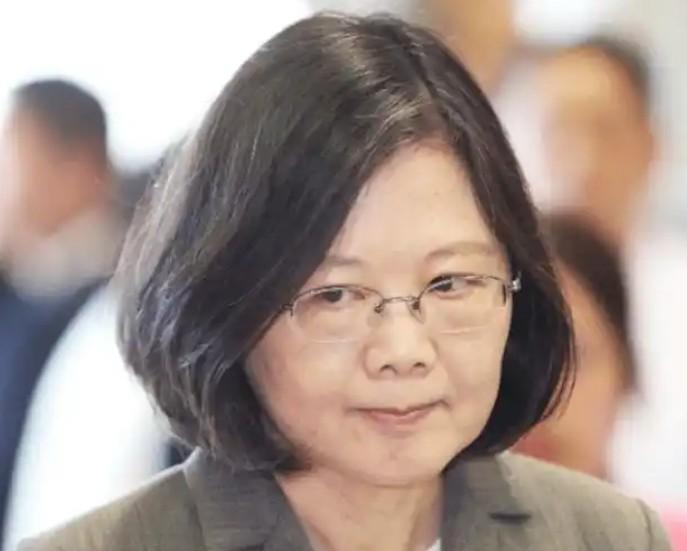 蔡英文曾在媒体面前说了这样一句话：“我是台湾人并没有错，我是中国人，因为我是念中