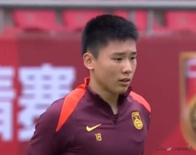 留洋球员谢除筠即将回国踢中超，加盟青岛西海岸，此前斯图加特梯队宣布谢初筠离队。据