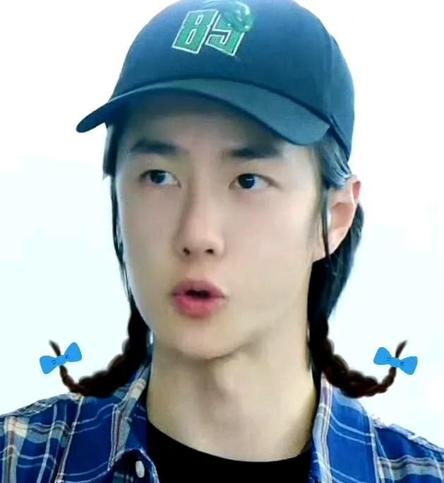 （甩手绢.jpg）姐妹们快来看顶流男明星的日常！瞅瞅王一博这行走的热搜体质！（破