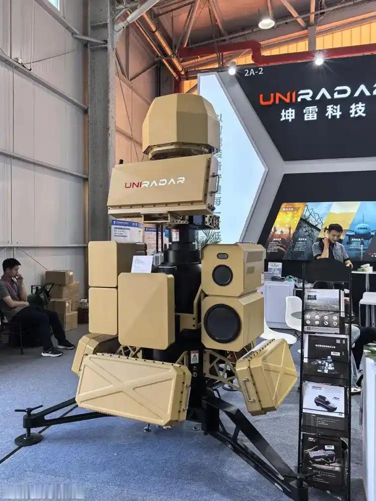 中国推出URS-680低空软杀伤防空系统，可探测5公里范围内的无人机，对4公里范