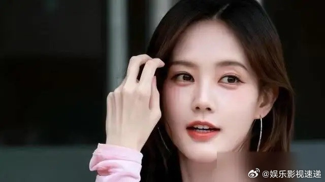 李一桐又扑了两部戏，还是没红。不是没演技，是这姐压根不按流量的规矩玩。看看她这