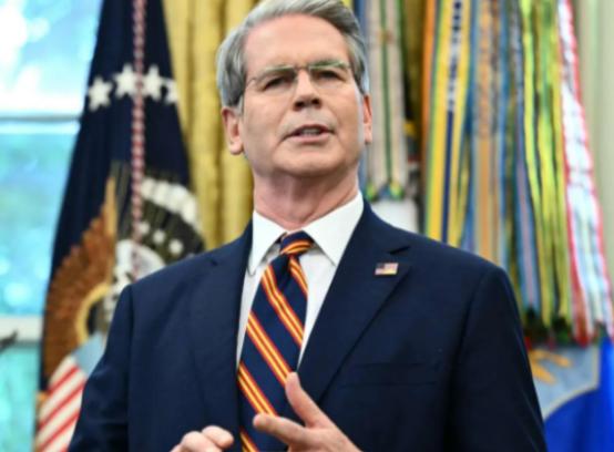 美国财长摊牌了！贝森特明确表示，决不允许中国出现“数字丝绸之路”，绝不能让中