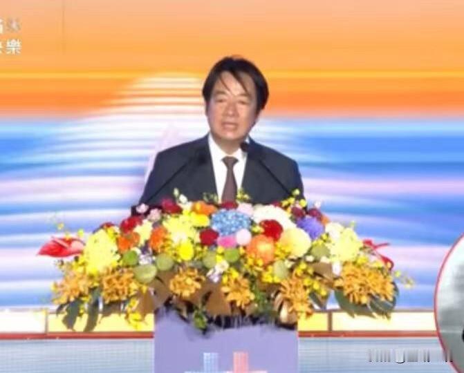 赖清德汉奸头被吹翻赖清德公开亮相时，永远是一副标准的“汉奸头”，永远的