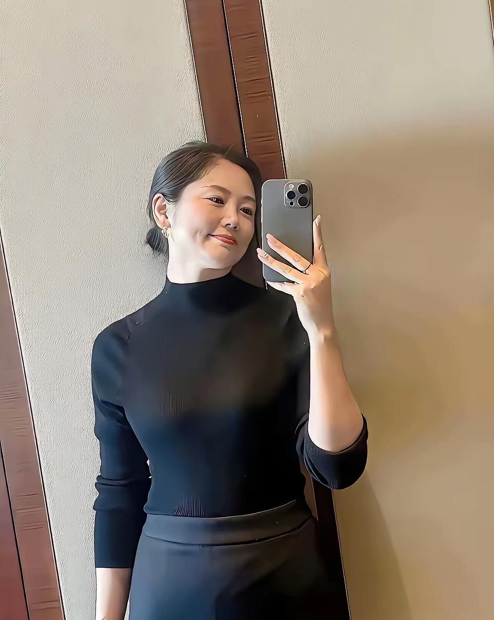 四十有五，说实话，老不？丑不？