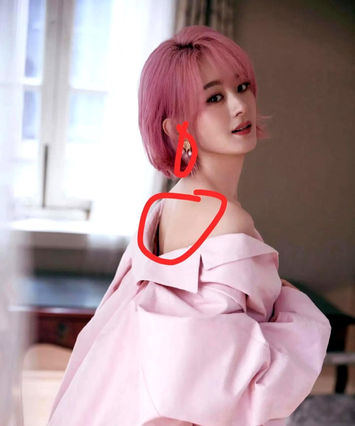 离婚后赵丽颖沉默不语虽然有能力养孩子，但是依旧把孩子留给前夫老铁们细品这个瓜
