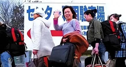 若大批日籍华人纷纷回国，希望我们接纳，中国会不会接受？这么说吧，国门始终是敞开的