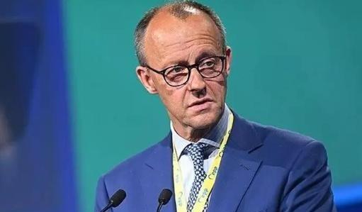 治不了俄罗斯，还治不了你？默茨一句话，以色列彻底怂了。谁能想到，一向横着走、连美