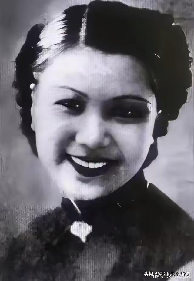 章含之曾经对生母谈雪卿抱有过很大的希望，希望谈雪卿在年老后能好好认她，给她一点母